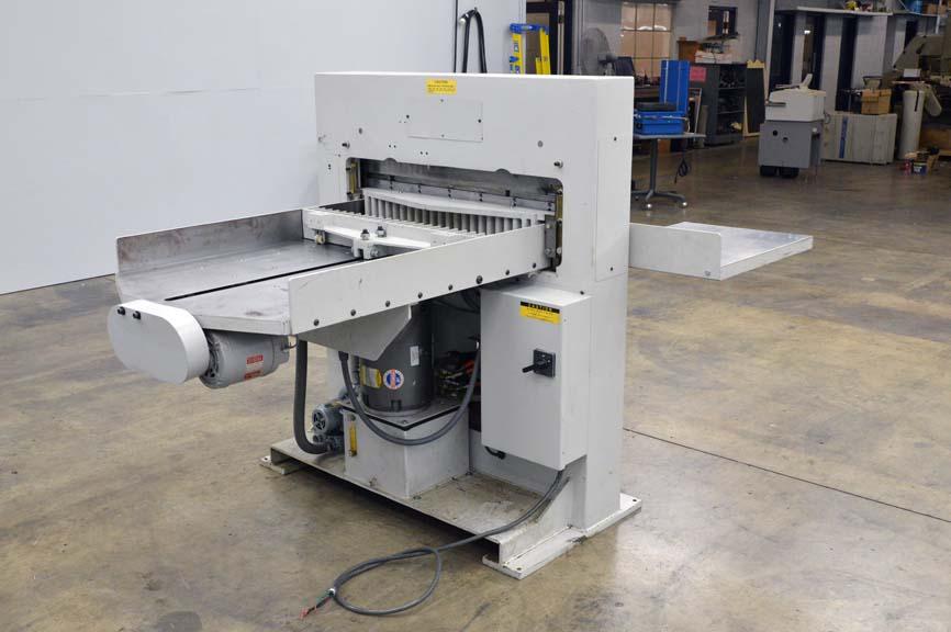 Lot 26 1995 ProCut 320 MPS 32" Programmable Paper Cutter Click Here for Video! WireBids